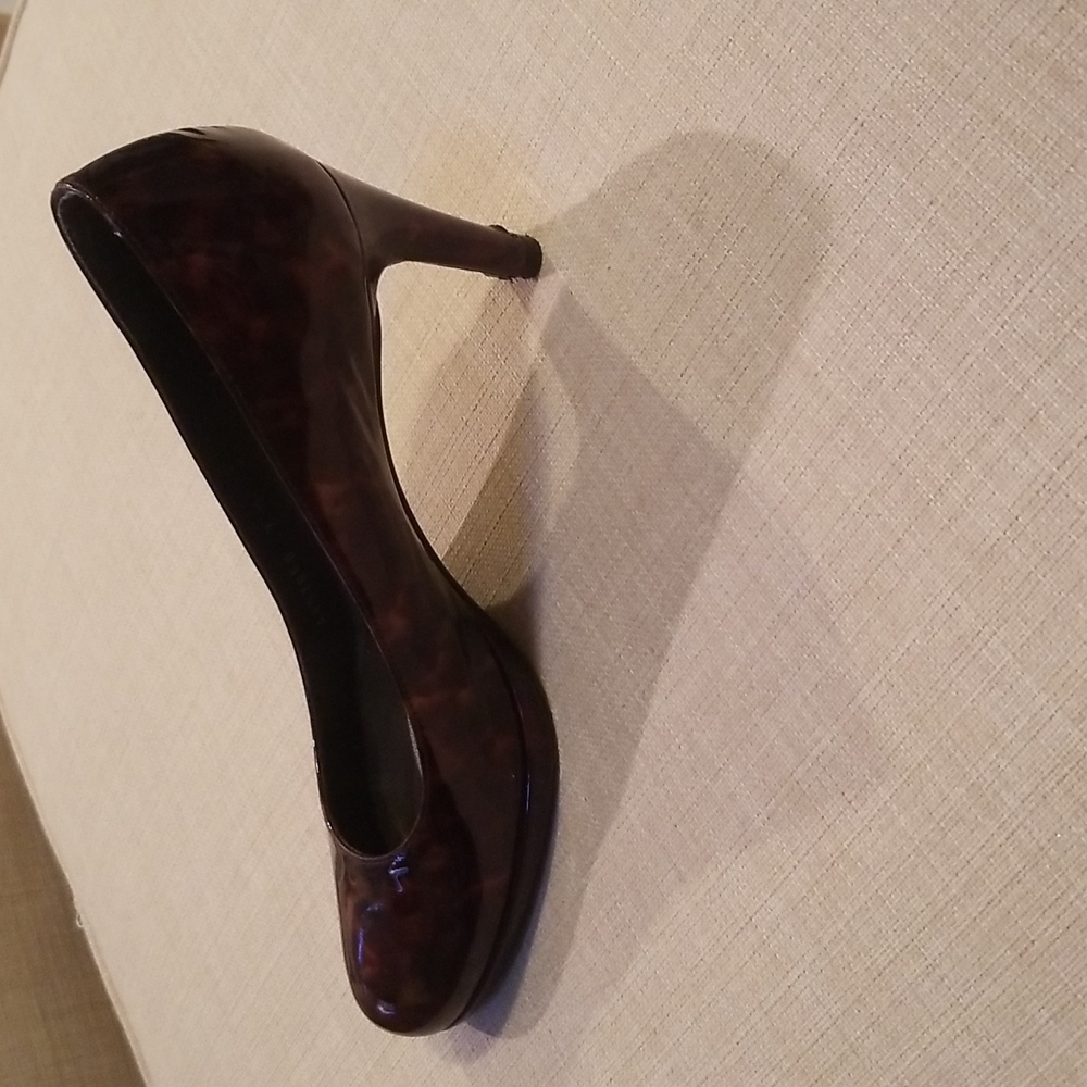 Stuart Weitzman Tortoise Shell Heels - image 8